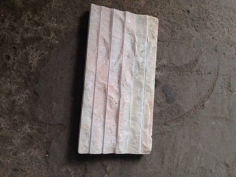 Đá răng lược vàng 10x20cm Đá răng lược vàng 10x20cm